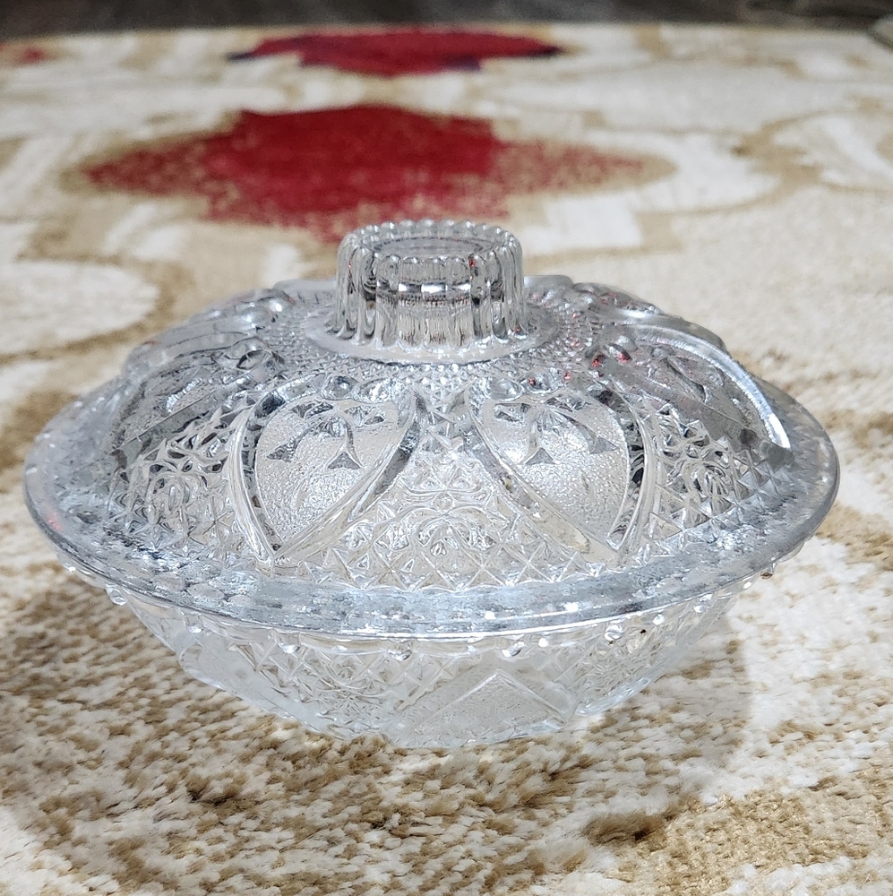 Vintage Pasari Indonesia KIG Pressed Glass Hearts Bows Bowl With Lid Collectible
